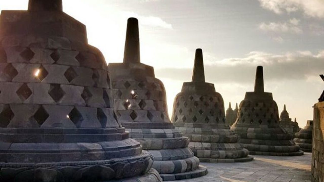 Makna Budaya Spiritual Borobudur Harmoni Manusia, Alam, dan Semesta