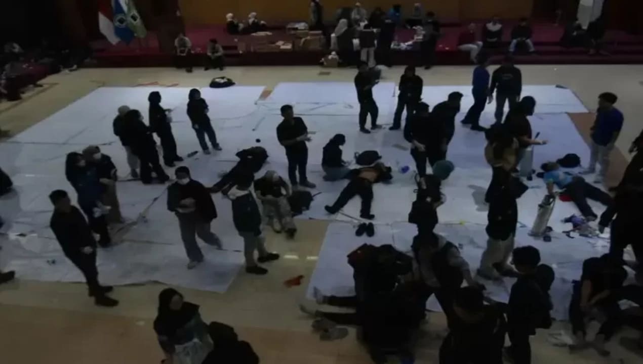 Misteri Massa Berpakaian Hitam Serbu Kampus Unisba