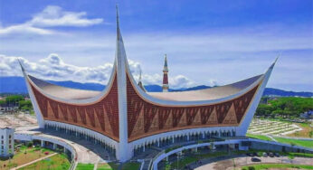 Arsitektur Tumpang Sari Masjid Jawa: Fungsi dan Filosofi Harmoni