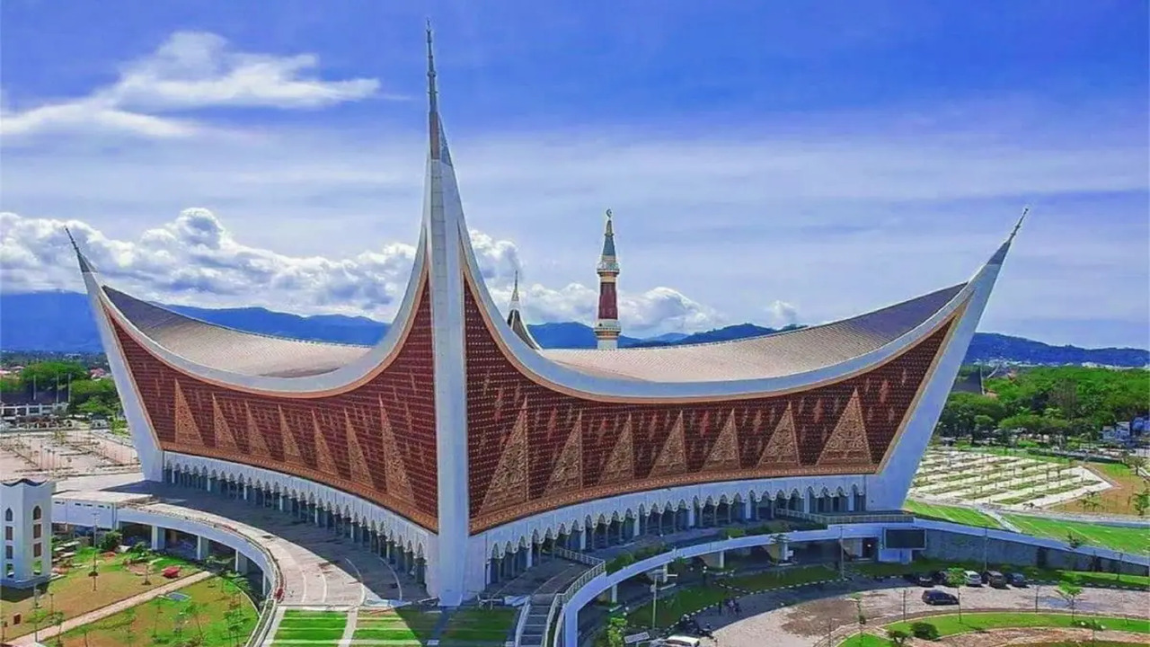 Arsitektur Tumpang Sari Masjid Jawa Fungsi dan Filosofi Harmoni