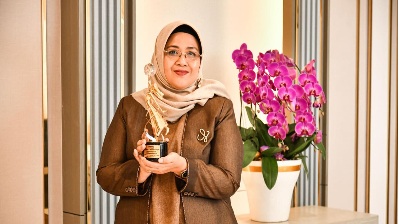 Elvi Rofiqotul Hidayah Raih Women’s Inspiration Awards 2025