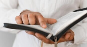 Kisah Hikmah Nabi Zakaria yang Lama Menanti Kelahiran Anak