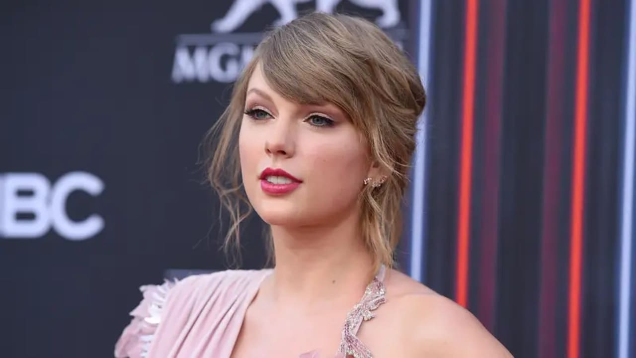 Rahasia Sukses Global Taylor Swift Strategi “Drip, Not Drop”